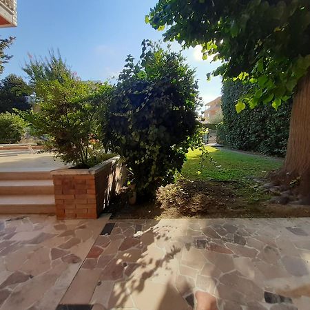 La Gran Dama Acomodação com café da manhã Roseto Degli Abruzzi Exterior foto