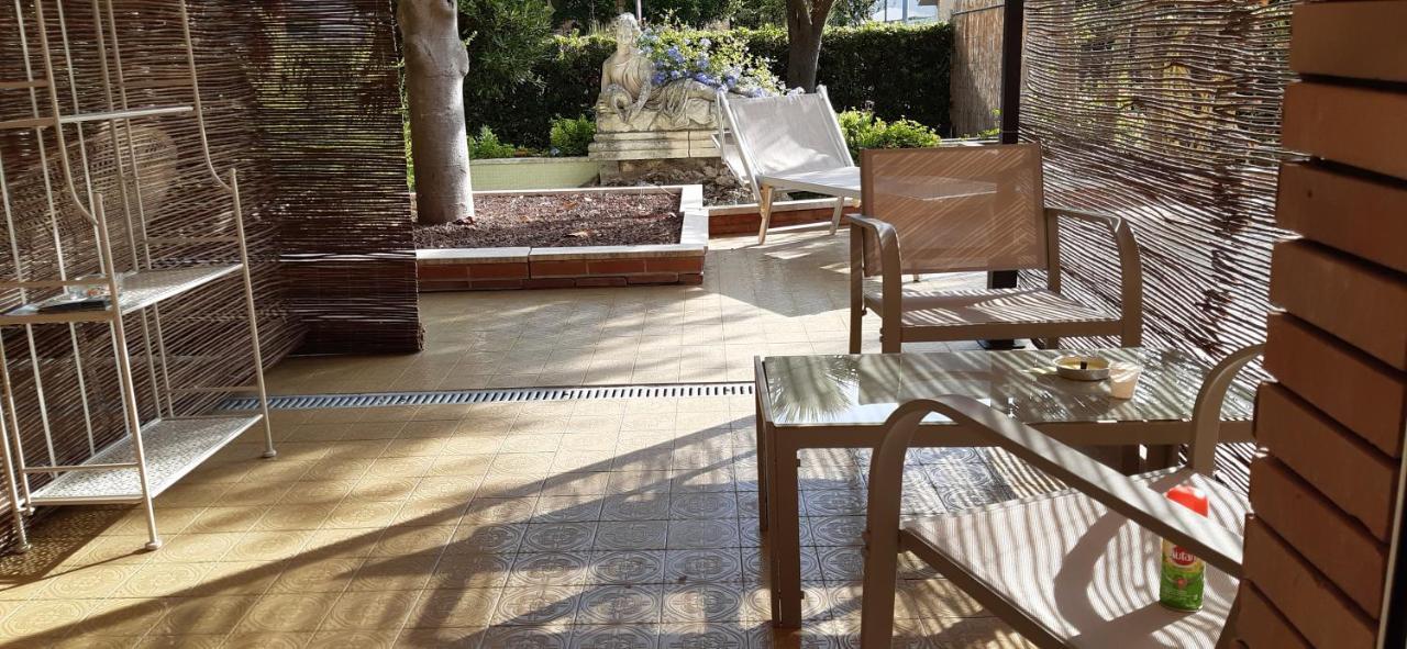 La Gran Dama Acomodação com café da manhã Roseto Degli Abruzzi Exterior foto