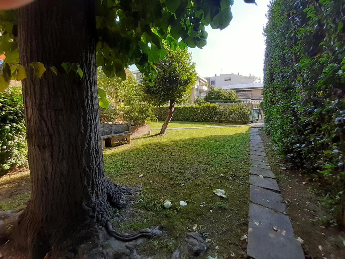 La Gran Dama Acomodação com café da manhã Roseto Degli Abruzzi Exterior foto